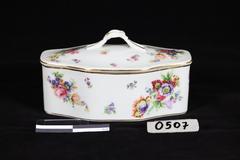 Caja de porcelana