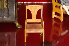 Silla de madera de juguete