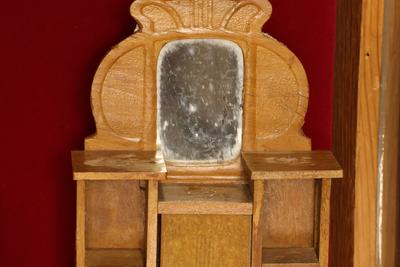 Mueble repisa de juguete con espejo