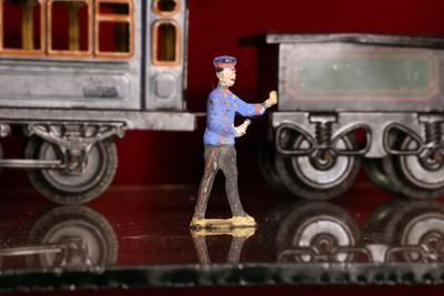 Figurilla de plomo: hombre con uniforme