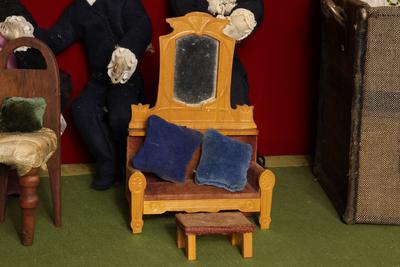 Sillón de juguete con espejo