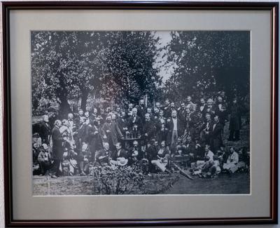 Fotografía de reunión de inmigrantes en honor a Hermann Schülke